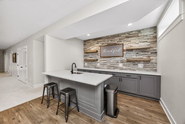 14301 Sheridan Avenue, Urbandale, IA 50323