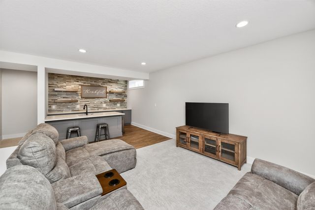 14301 Sheridan Avenue, Urbandale, IA 50323