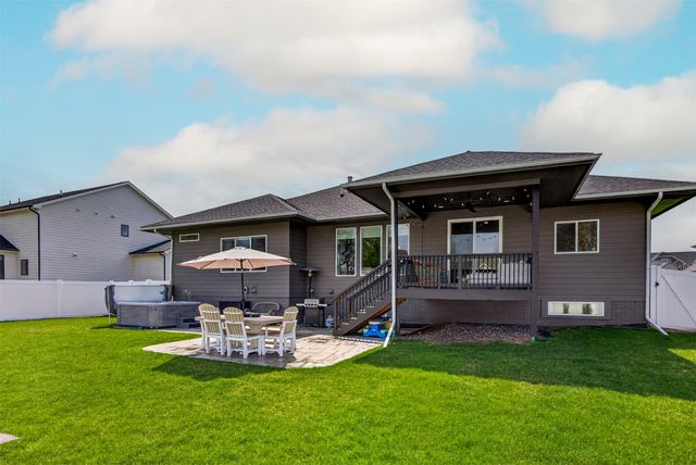 14301 Sheridan Avenue, Urbandale, IA 50323