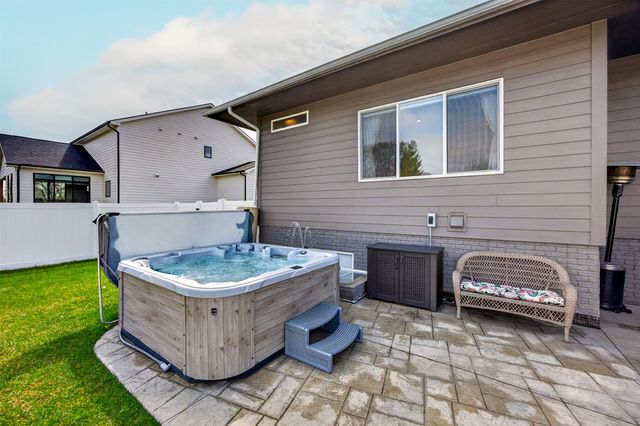 14301 Sheridan Avenue, Urbandale, IA 50323