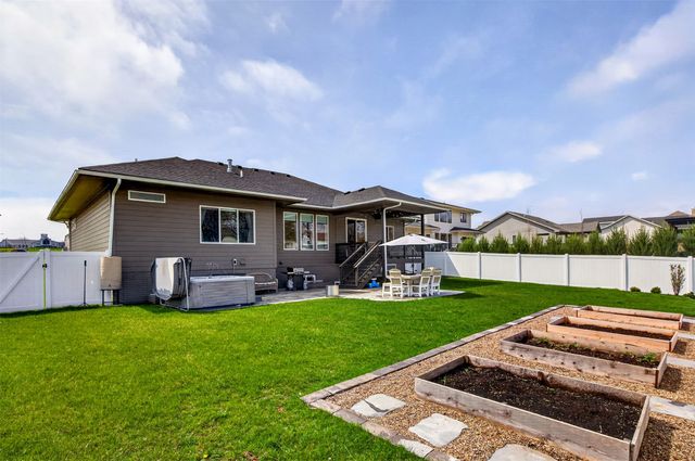 14301 Sheridan Avenue, Urbandale, IA 50323