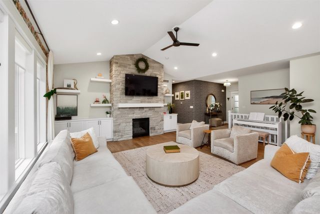 14301 Sheridan Avenue, Urbandale, IA 50323