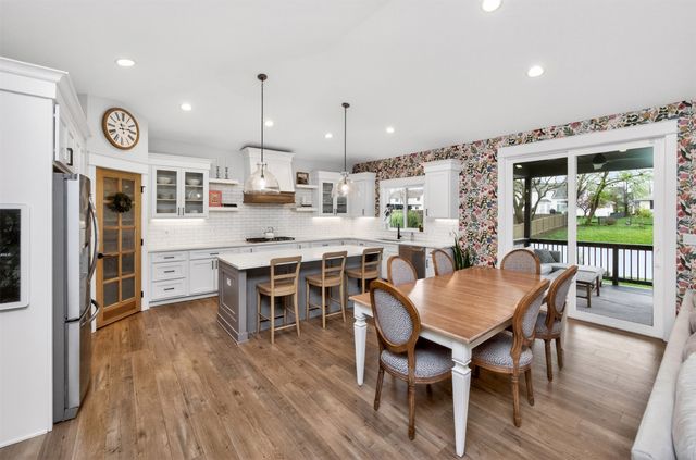 14301 Sheridan Avenue, Urbandale, IA 50323