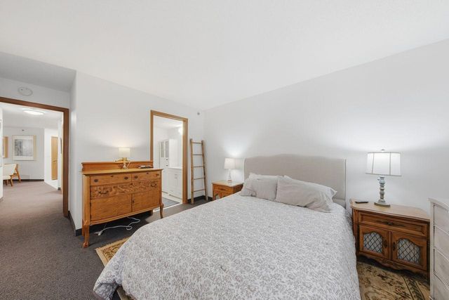 6500 Woodlake Drive 210, Richfield, MN 55423