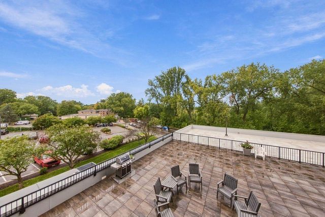 6500 Woodlake Drive 210, Richfield, MN 55423