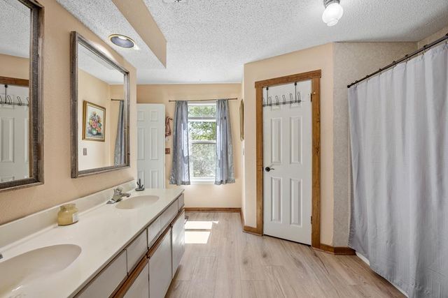 106 Robin Hill, Kerrville, TX 78028