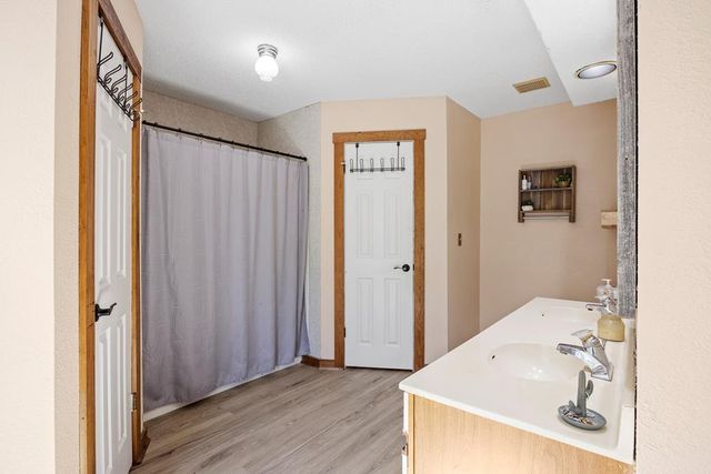 106 Robin Hill, Kerrville, TX 78028