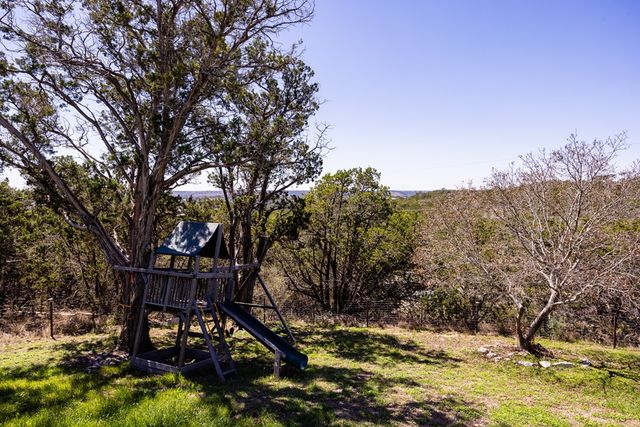 106 Robin Hill, Kerrville, TX 78028