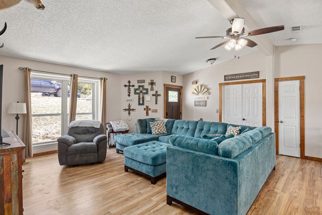 106 Robin Hill, Kerrville, TX 78028