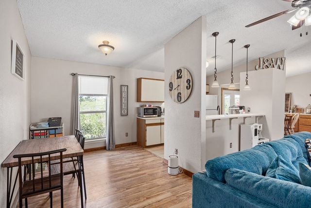 106 Robin Hill, Kerrville, TX 78028