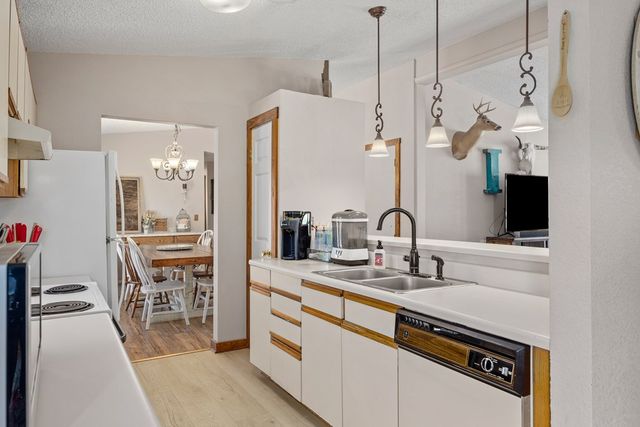 106 Robin Hill, Kerrville, TX 78028