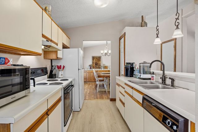 106 Robin Hill, Kerrville, TX 78028