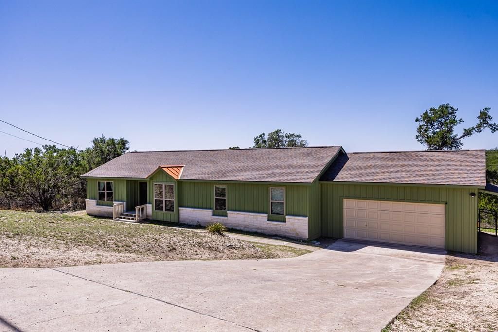 106 Robin Hill, Kerrville, TX 78028