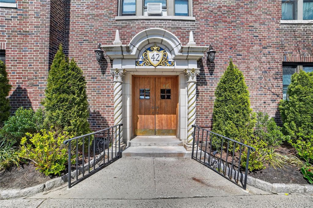 42 Pondfield Road W 4 F, Bronxville, NY 10708 — photo 2