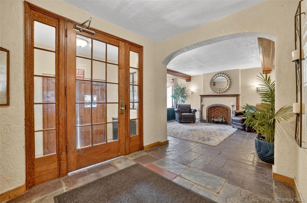 42 Pondfield Road W 4 F, Bronxville, NY 10708 — photo 3