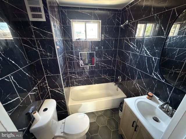 24 S SICKELS ST, Philadelphia, PA 19139