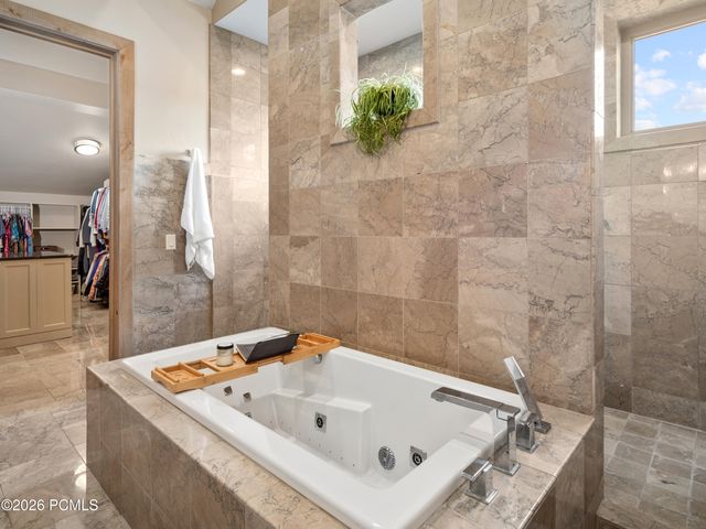 6438 E Summit Cove, Huntsville, UT 84317