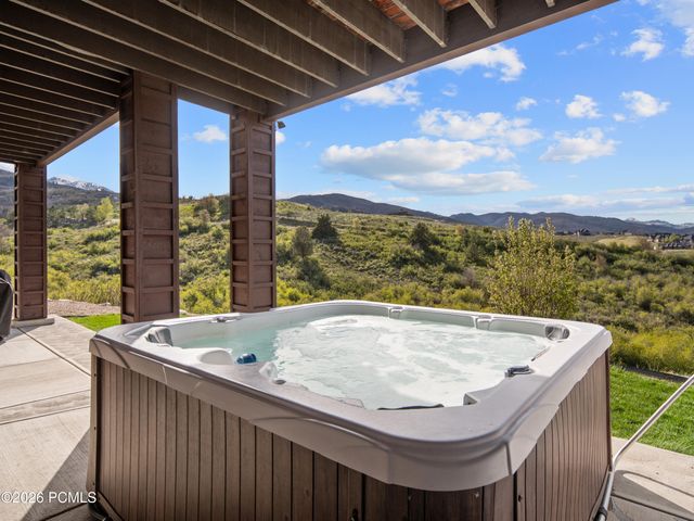 6438 E Summit Cove, Huntsville, UT 84317