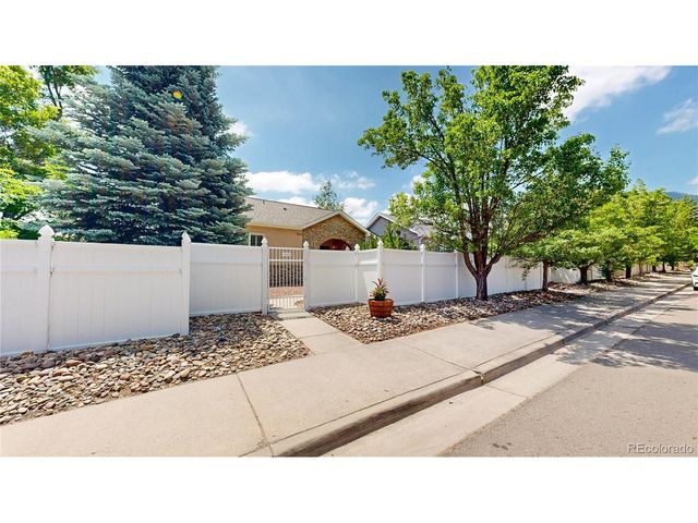 1003 19th St, Golden, CO 80401