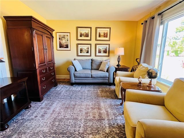 29448 Vinewood Drive, Wickliffe, OH 44092