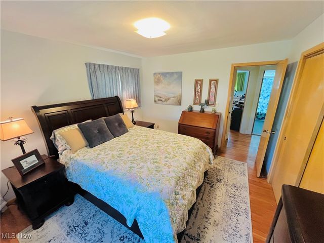 29448 Vinewood Drive, Wickliffe, OH 44092