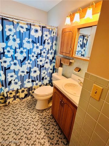 29448 Vinewood Drive, Wickliffe, OH 44092