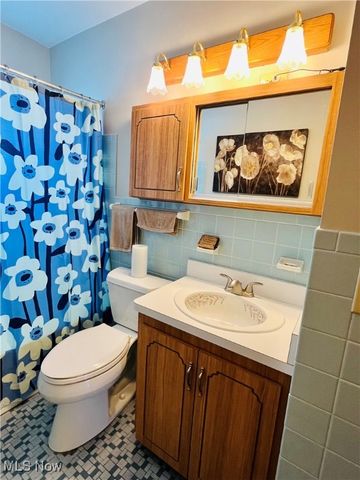 29448 Vinewood Drive, Wickliffe, OH 44092