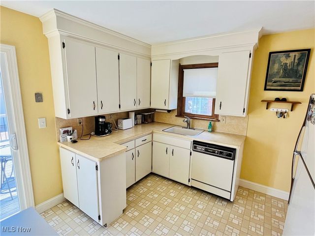 29448 Vinewood Drive, Wickliffe, OH 44092