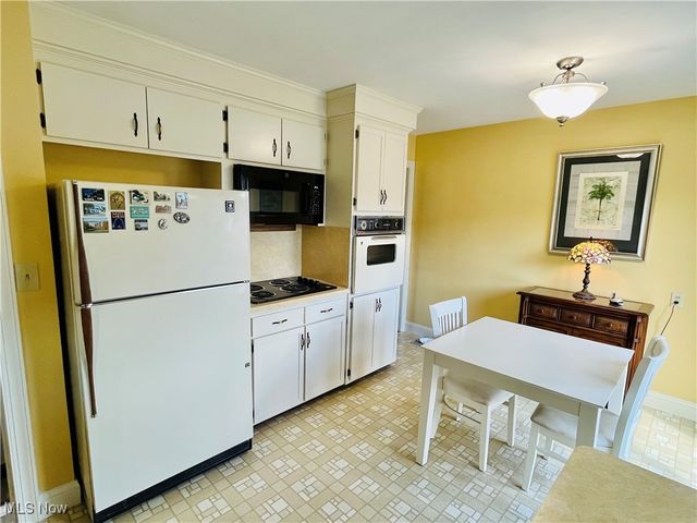 29448 Vinewood Drive, Wickliffe, OH 44092