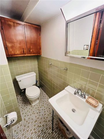 29448 Vinewood Drive, Wickliffe, OH 44092