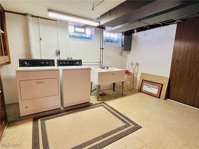 29448 Vinewood Drive, Wickliffe, OH 44092