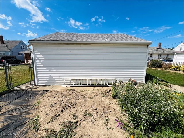 29448 Vinewood Drive, Wickliffe, OH 44092