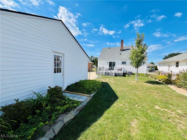 29448 Vinewood Drive, Wickliffe, OH 44092