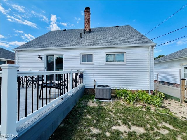 29448 Vinewood Drive, Wickliffe, OH 44092