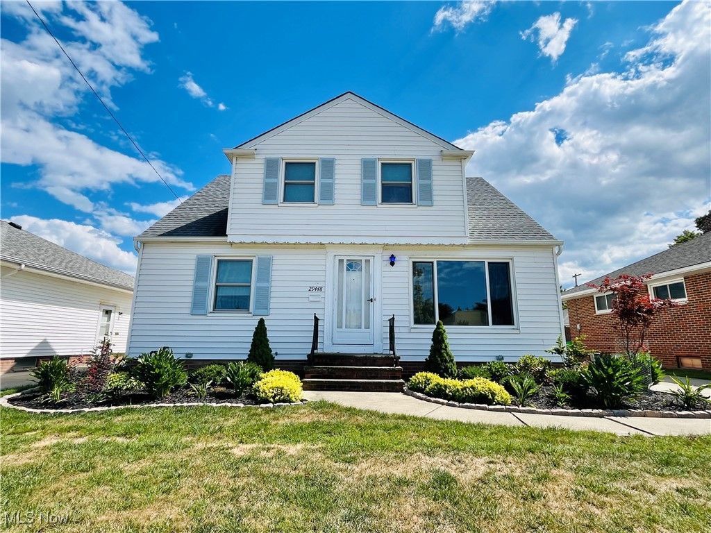 29448 Vinewood Drive, Wickliffe, OH 44092