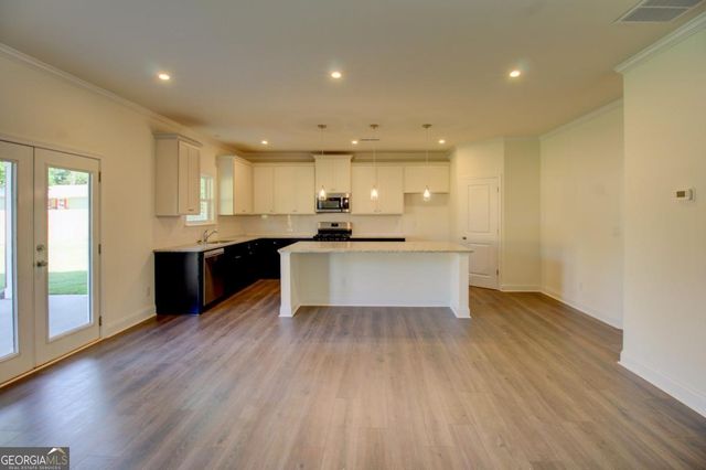 41 Woodland Road, Covington, GA 30016