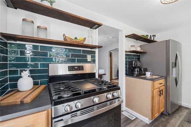 3645 W Run Rd, Munhall, PA 15120