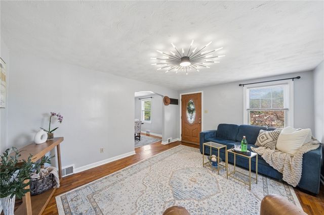 3645 W Run Rd, Munhall, PA 15120