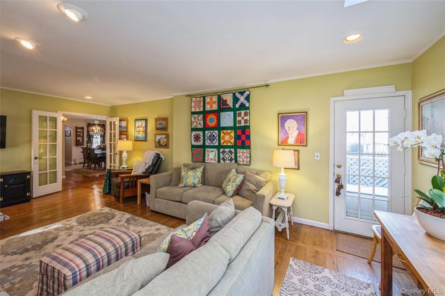 191 Euston Road S, Garden City South, NY 11530