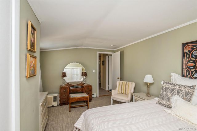 191 Euston Road S, Garden City South, NY 11530