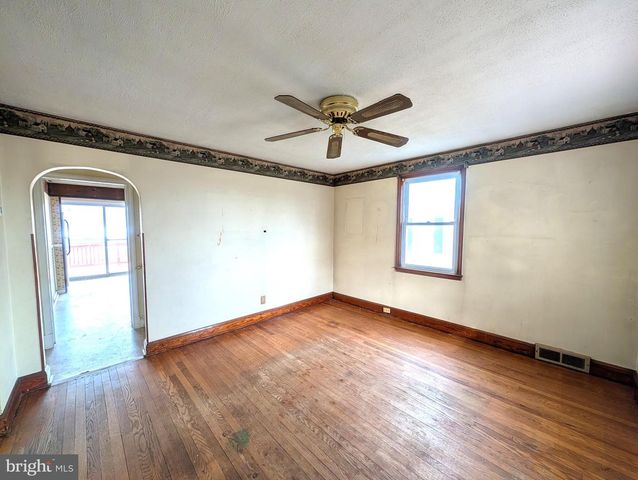 7718 TRAPPE RD, Dundalk, MD 21222