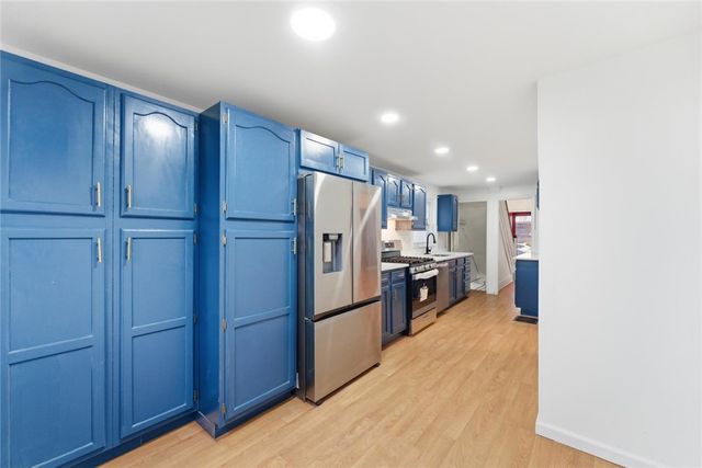 201 Onyx St, Mt Oliver, PA 15210