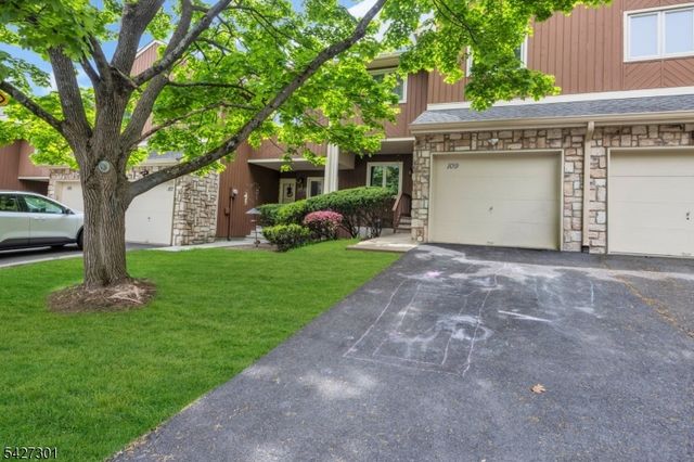 109 Bond St, Bridgewater Twp., NJ 08807