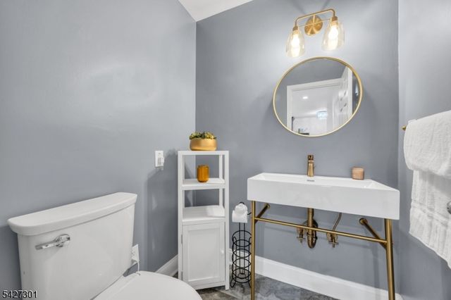 109 Bond St, Bridgewater Twp., NJ 08807
