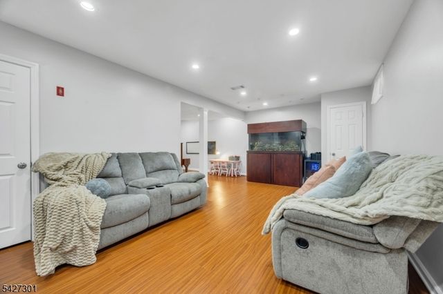 109 Bond St, Bridgewater Twp., NJ 08807