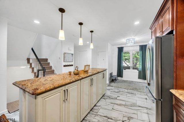 109 Bond St, Bridgewater Twp., NJ 08807