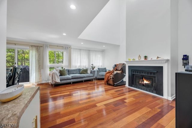 109 Bond St, Bridgewater Twp., NJ 08807