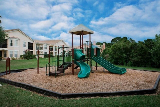 128 SW Peacock Boulevard 15-203, Port St Lucie, FL 34986