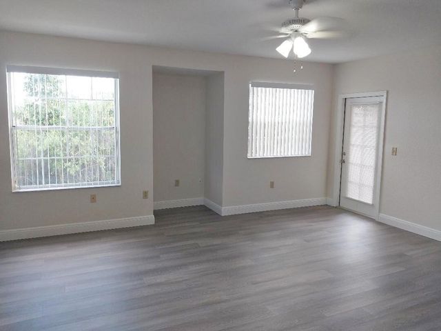 128 SW Peacock Boulevard 15-203, Port St Lucie, FL 34986