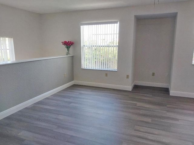 128 SW Peacock Boulevard 15-203, Port St Lucie, FL 34986